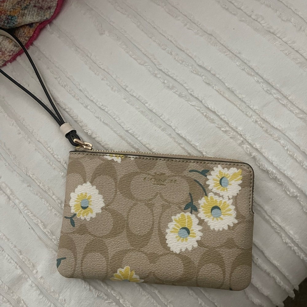 Brand new, never used Coach wristlet
